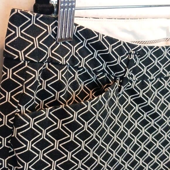 A.N.A  A New Approach  mid- rise black & white  straight leg cropped pants sz 12 - Picture 4 of 10